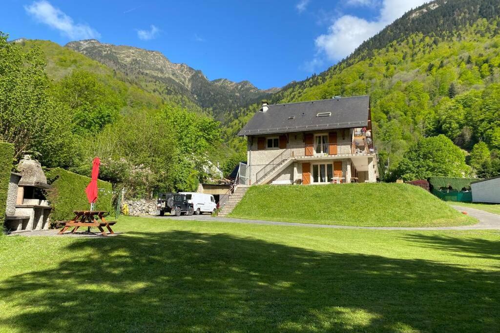 Apartament T2 Ensoleille. Terrasse Et Vaste Jardin Commun Cauterets Zewnętrze zdjęcie