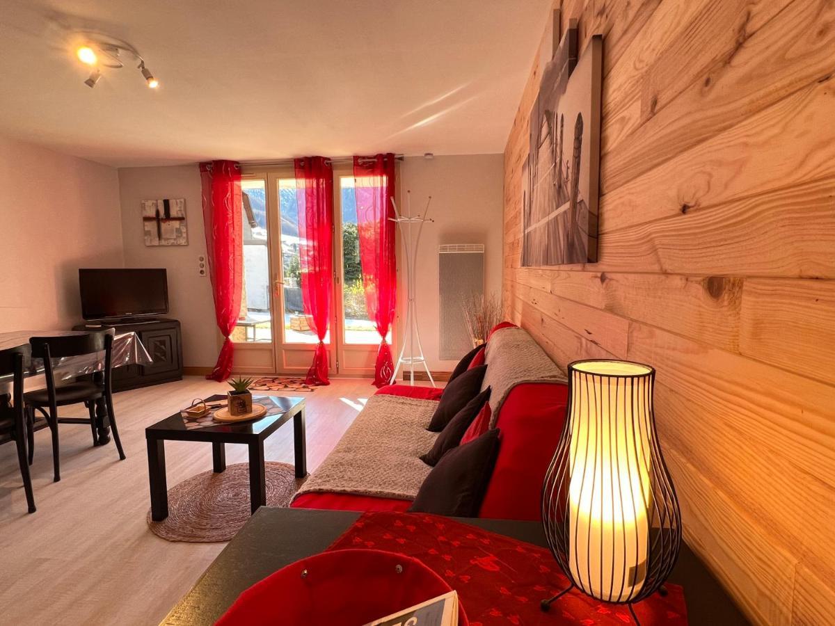 Apartament T2 Ensoleille. Terrasse Et Vaste Jardin Commun Cauterets Zewnętrze zdjęcie